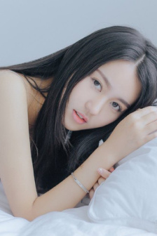 给美女挠痒痒